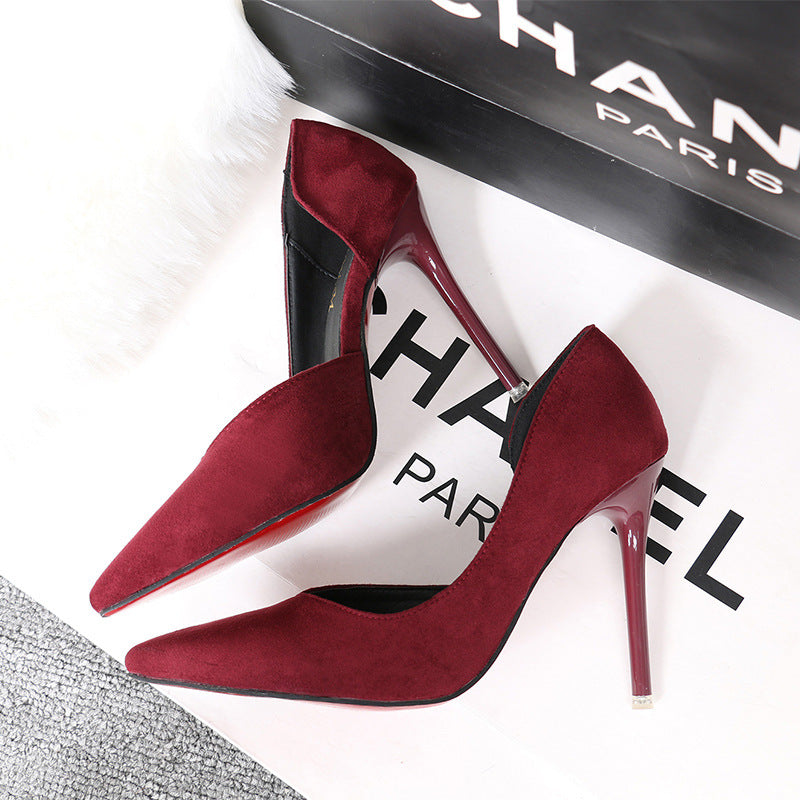 8915-3 Korean-style fashionable and simple low-heeled high-heeled suede women's shoes with slim toe shape, pointed tip, side sexy hollow design, suitable for slimming effect.