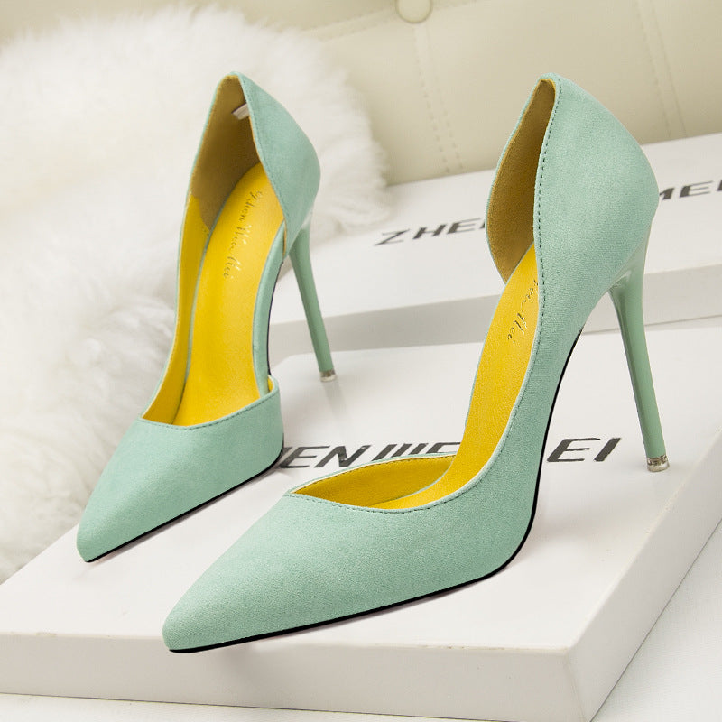 8915-3 Korean-style fashionable and simple low-heeled high-heeled suede women's shoes with slim toe shape, pointed tip, side sexy hollow design, suitable for slimming effect.