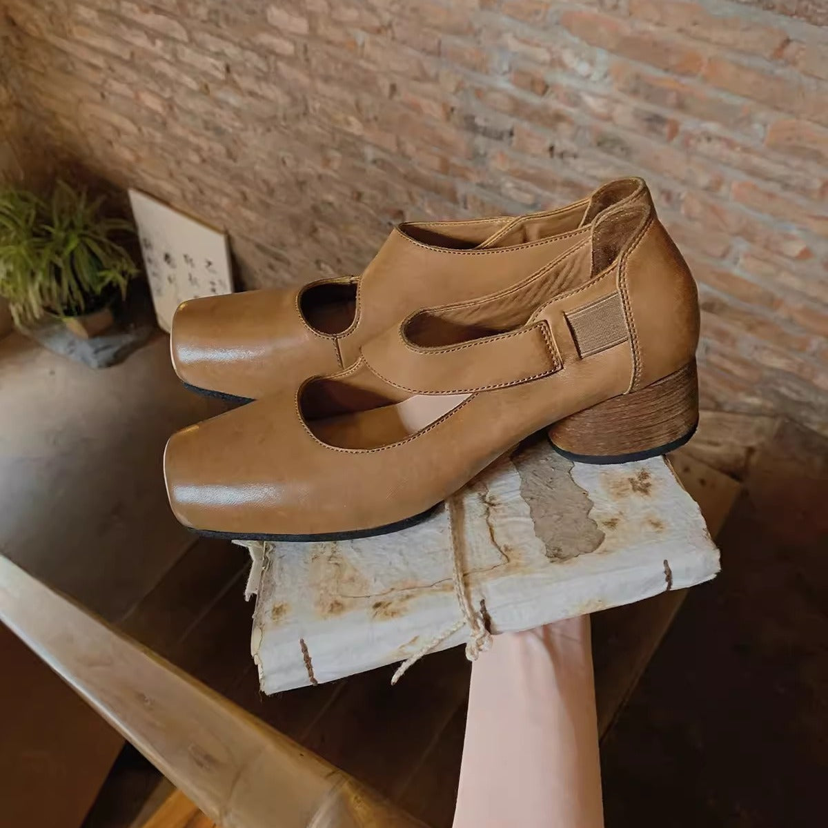 Soft sheepskin retro distressed genuine leather square-toe chunky heel women's Mary Jane flats ballet shoes with pig snout design