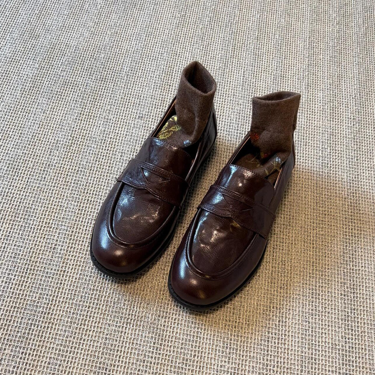 Retro ankle boot slippers for women with thick heels and flat sole. English style leather shoes. Loafers.