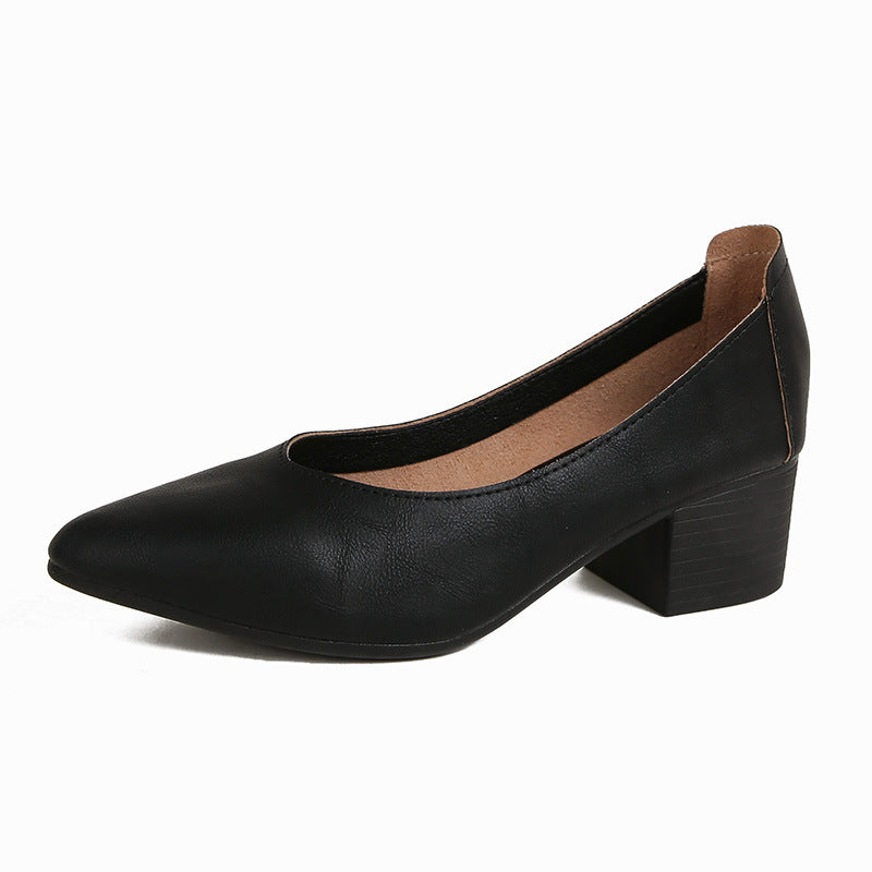 Soft leather grandma shoes with thick heels and pointed toes, women's mid-heel single shoes, new style for 2024, suitable for spring and autumn, versatile soft leather shallow-mouth high heels.